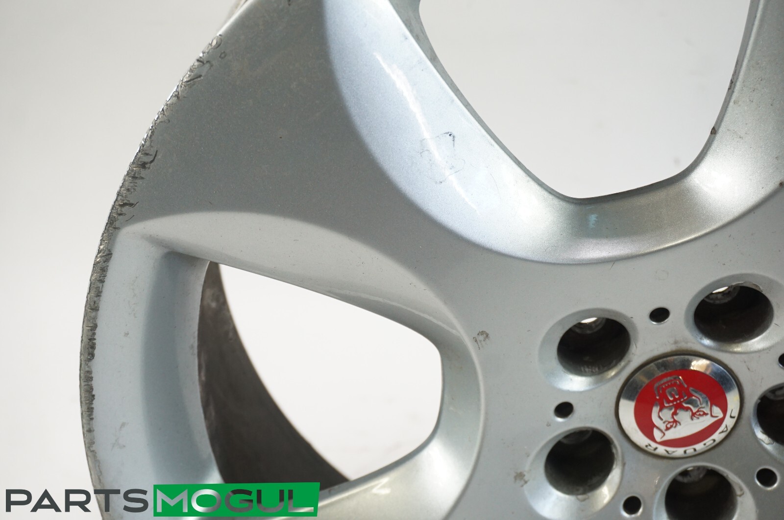 Llantas y detalle exterior